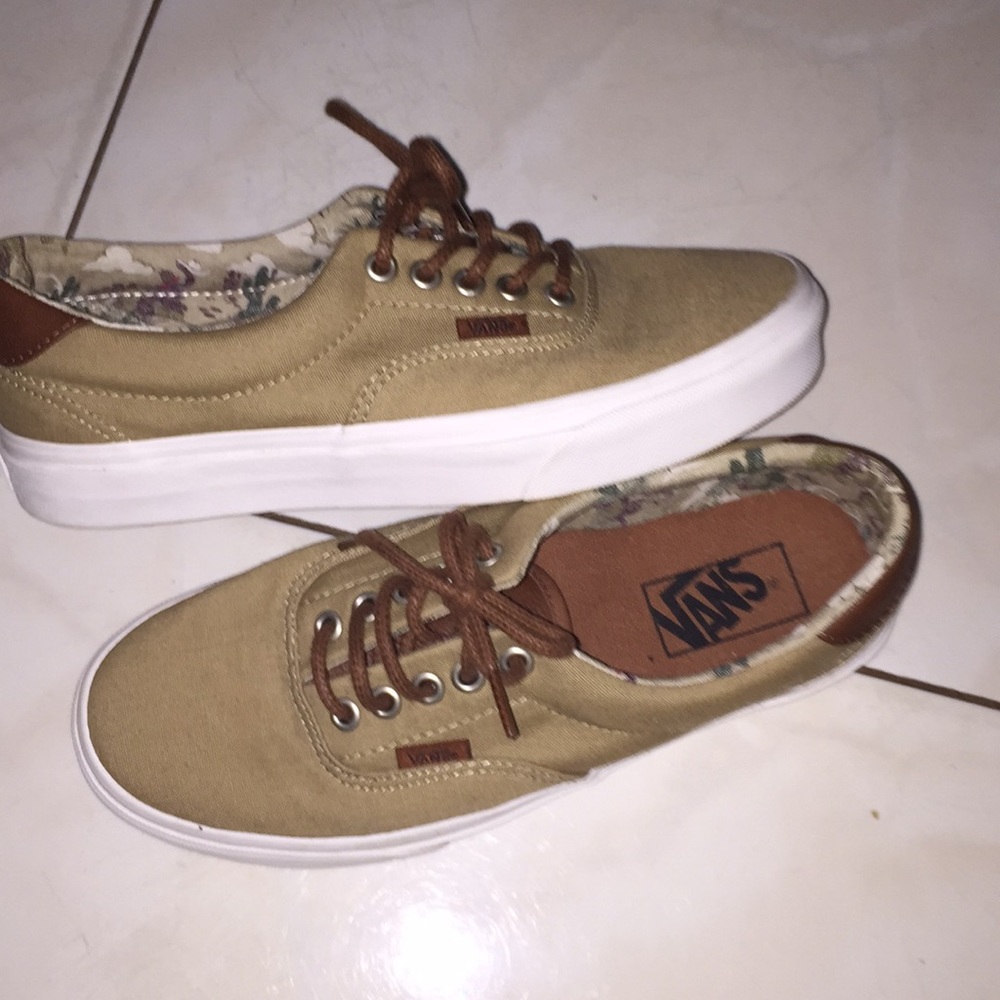 Vans desert